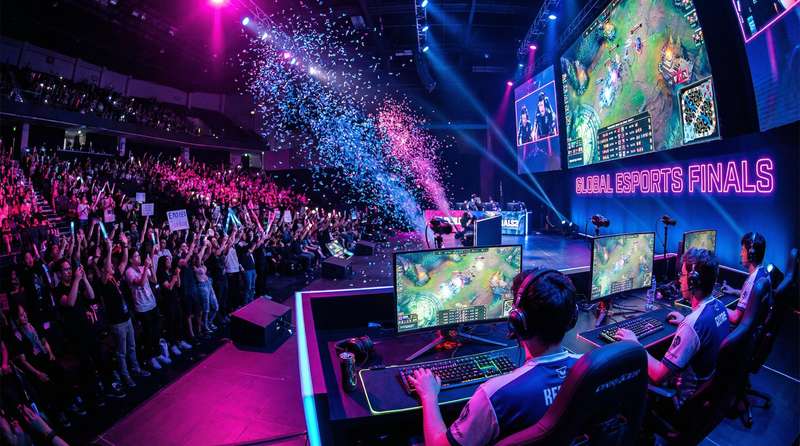 小小绘电竞直播视频